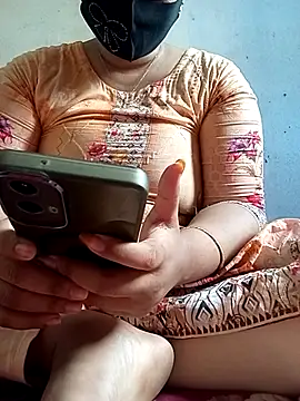 Snapshot of RaselKg chatting on April 3, 2026, 3:04 am RaselKg online show from April 3, 2026, 3:04 am