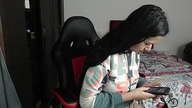 kayla k18 online show from February 1, 2025, 8:47 pm