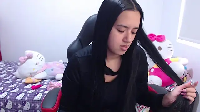 kayla k18 online show from April 9, 2026, 12:43 pm