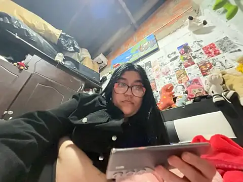 dafne19  online show from March 17, 2026, 4:06 am