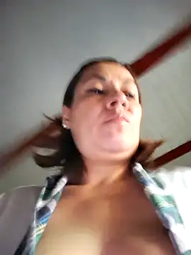 Snapshot of Zaralu_ chatting on May 9, 2026, 3:39 pm Zaralu online show from May 9, 2026, 3:39 pm