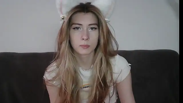 ErikaShyy online show from January 31, 2025, 10:52 am