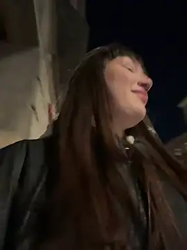 Sophie Avory online show from March 9, 2025, 6:11 pm