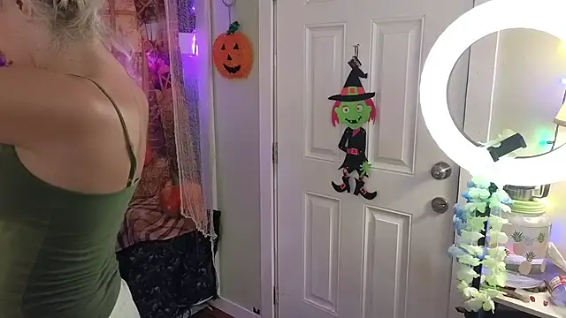 cunty tranny lydia online show from October 11, 2025, 4:22 am