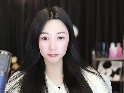 Nuyoah-77 online show from January 2, 2025, 4:02 pm