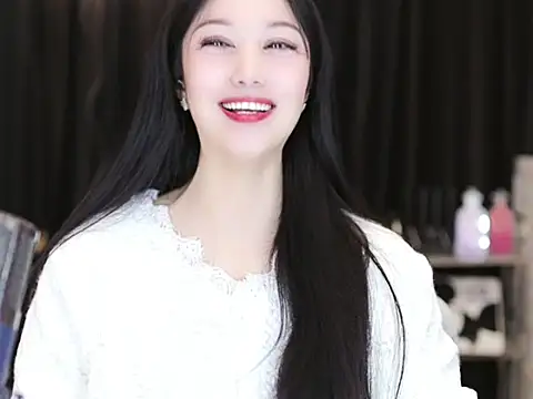 Nuyoah-77 online show from February 6, 2025, 6:46 pm