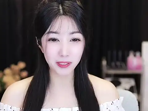 Nuyoah-77 online show from September 20, 2025, 4:30 pm