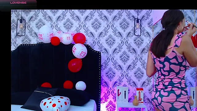 SaaraBrown online show from February 16, 2025, 12:32 pm