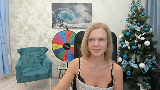 AgathaKlouin online show from December 25, 2024, 1:42 am