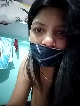 Hotty-Divya online show from April 5, 2026, 3:36 am