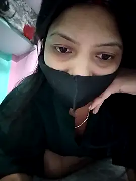 Hotty-Divya online show from April 6, 2026, 7:31 am