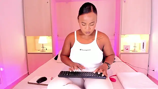 EmilyyStuart online show from February 1, 2025, 4:03 am