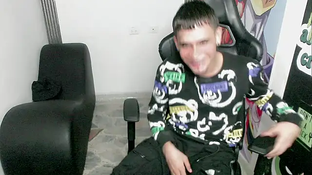 zacariasss  online show from December 30, 2024, 6:20 am