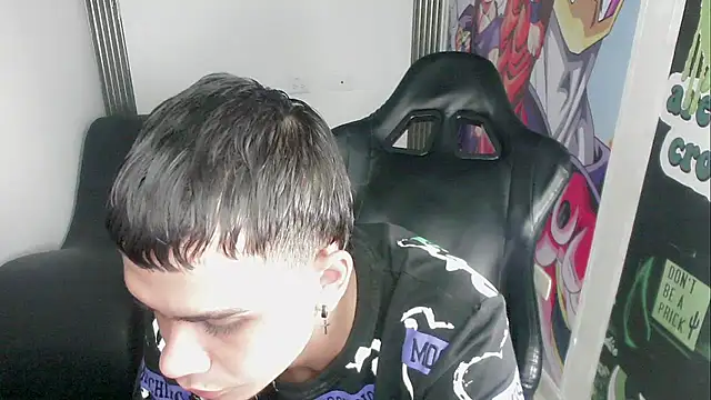 zacariasss  online show from December 30, 2024, 9:27 am