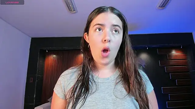 Lyssa Muller online show from November 14, 2025, 1:21 pm