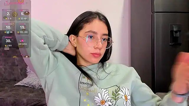 Snapshot of emmadiaz1 chatting on December 23, 2024, 2:13 am emmadiaz1 online show from December 23, 2024, 2:13 am