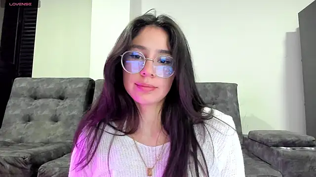 Snapshot of emmadiaz1 chatting on October 6, 2025, 6:11 am emmadiaz1 online show from October 6, 2025, 6:11 am