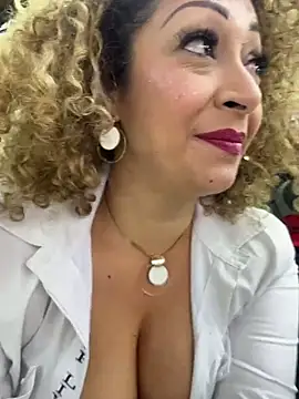 Katti Barrera online show from July 25, 2026, 9:45 pm