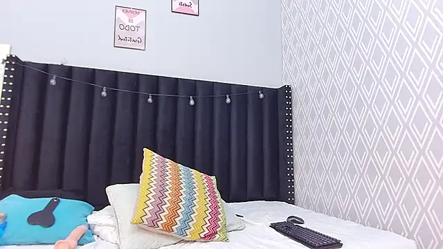 Snapshot of petitelittleebony chatting on February 12, 2025, 10:37 pm petitelittleebony online show from February 12, 2025, 10:37 pm