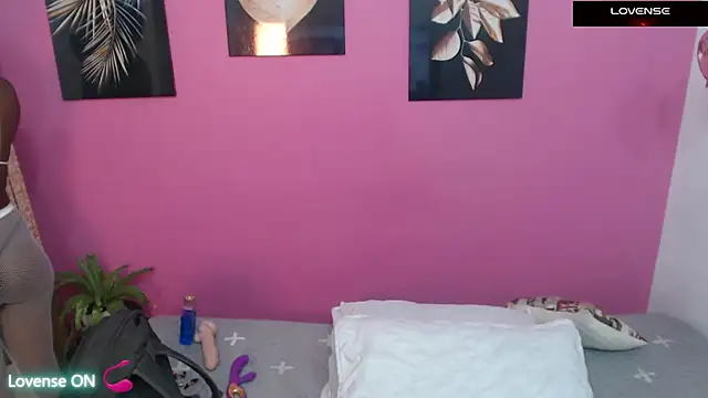 Snapshot of petitelittleebony chatting on March 9, 2025, 1:04 pm petitelittleebony online show from March 9, 2025, 1:04 pm