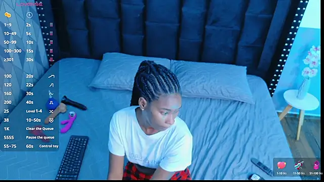 Snapshot of petitelittleebony chatting on September 17, 2025, 7:59 pm petitelittleebony online show from September 17, 2025, 7:59 pm