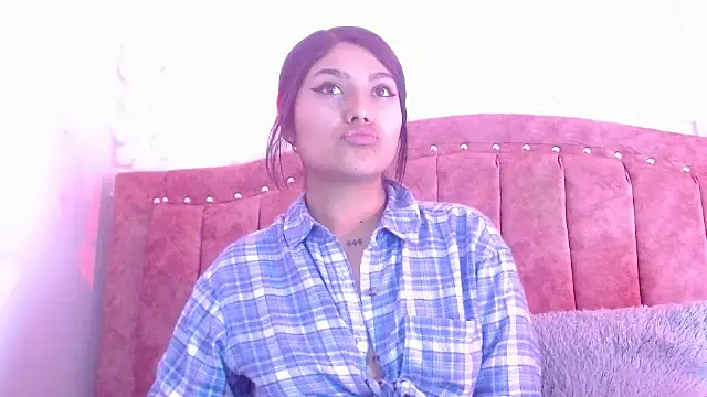 Snapshot of SarahStones chatting on February 11, 2025, 4:55 am SarahStones online show from February 11, 2025, 4:55 am