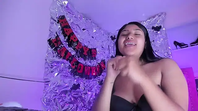 Snapshot of SarahStones chatting on November 12, 2025, 11:10 am SarahStones online show from November 12, 2025, 11:10 am