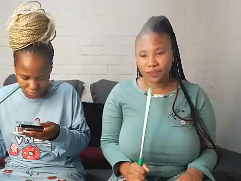 DrippinCaramelCutie online show from January 17, 2025, 2:29 am