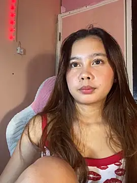 Snapshot of ursweet_babygirl chatting on March 8, 2026, 4:33 pm ursweet babygirl online show from March 8, 2026, 4:33 pm