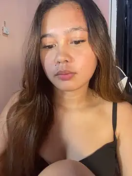 Snapshot of ursweet_babygirl chatting on March 24, 2026, 4:12 pm ursweet babygirl online show from March 24, 2026, 4:12 pm