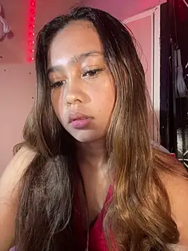 Snapshot of ursweet_babygirl chatting on March 26, 2026, 5:40 pm ursweet babygirl online show from March 26, 2026, 5:40 pm