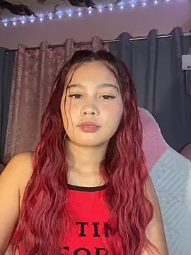Snapshot of ursweet_babygirl chatting on June 27, 2026, 5:07 pm ursweet babygirl online show from June 27, 2026, 5:07 pm