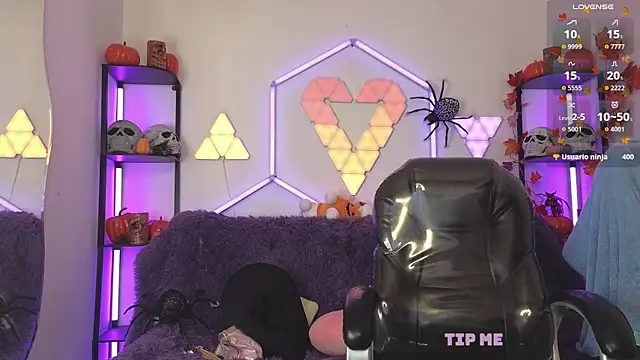 littlevixen18 online show from October 8, 2025, 2:14 pm