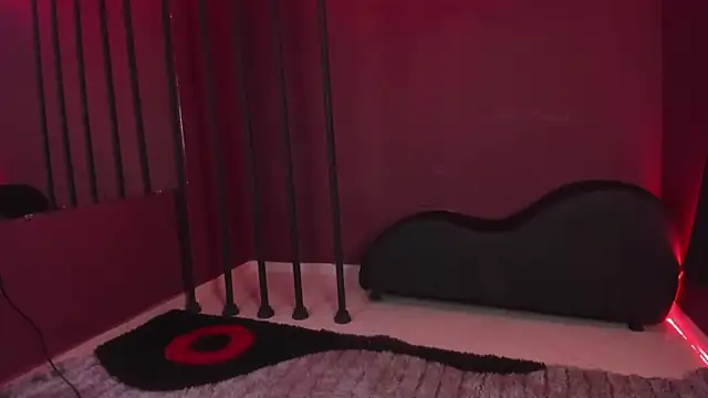 Snapshot of zoe_roux21 chatting on March 12, 2025, 11:53 am zoe roux21 online show from March 12, 2025, 11:53 am