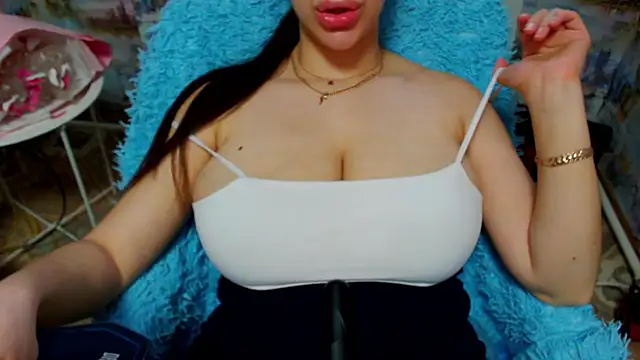 Snapshot of lovelyseu chatting on November 24, 2025, 6:13 am lovelyseu online show from November 24, 2025, 6:13 am