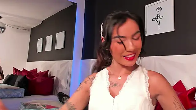 scarlet castro online show from October 1, 2025, 4:35 pm