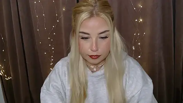 KristyHoney online show from January 6, 2025, 6:25 am