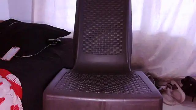 cristinamontiel online show from April 18, 2026, 7:07 pm