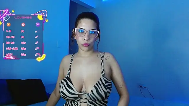 Snapshot of mishell1collins chatting on February 12, 2026, 12:05 am mishell1collins online show from February 12, 2026, 12:05 am