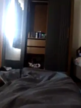 jhondivulga18 online show from April 16, 2026, 9:43 am