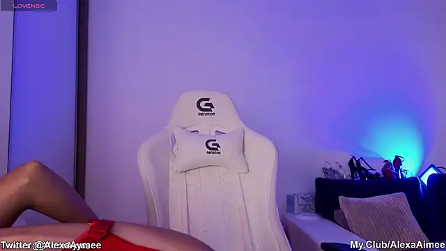 AlexaAimee online show from October 30, 2025, 9:37 pm