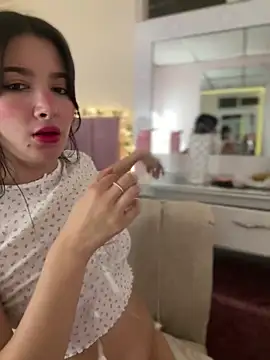 Snapshot of annaharper- chatting on February 2, 2025, 7:20 am annaharper- online show from February 2, 2025, 7:20 am