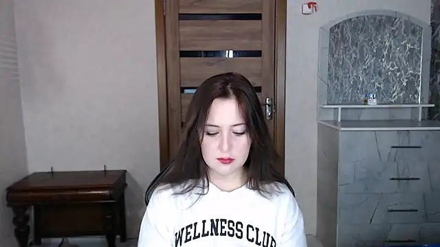 Kristy-Max online show from October 21, 2025, 7:58 pm