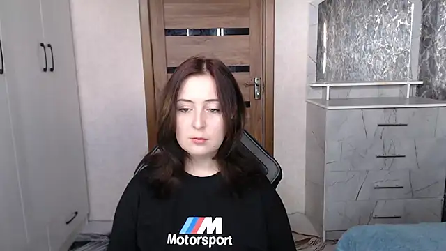 Kristy-Max online show from November 1, 2025, 10:39 am