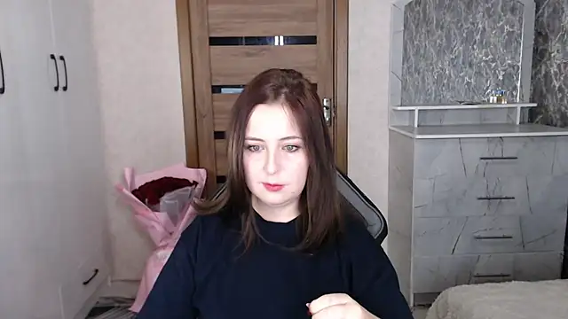 Kristy-Max online show from November 10, 2025, 8:19 pm