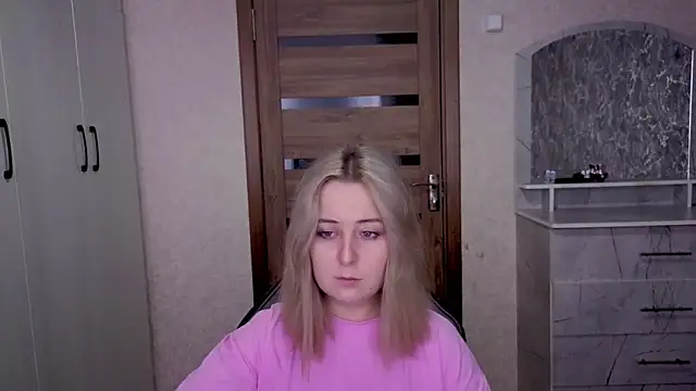 Kristy-Max online show from February 10, 2026, 10:03 pm