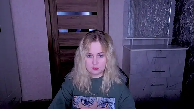 Snapshot of Kristy-Max chatting on June 20, 2026, 5:49 pm Kristy-Max online show from June 20, 2026, 5:49 pm