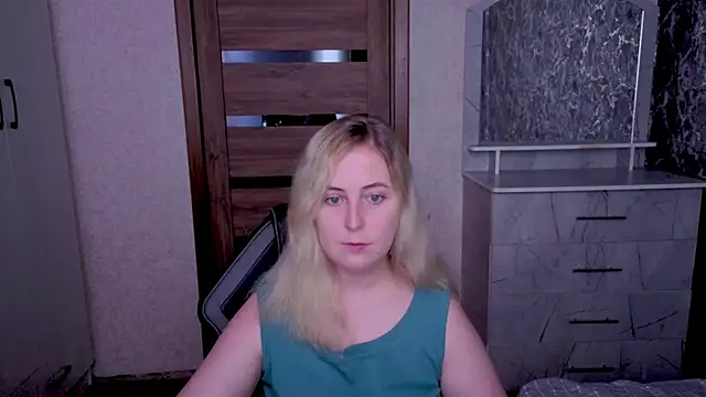 Snapshot of Kristy-Max chatting on June 29, 2026, 5:03 am Kristy-Max online show from June 29, 2026, 5:03 am