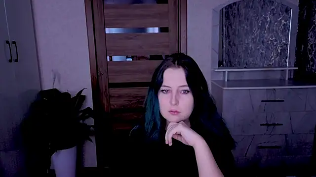 Snapshot of Kristy-Max chatting on July 6, 2026, 8:00 pm Kristy-Max online show from July 6, 2026, 8:00 pm