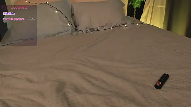 SunnyRisha online show from March 4, 2025, 6:04 am